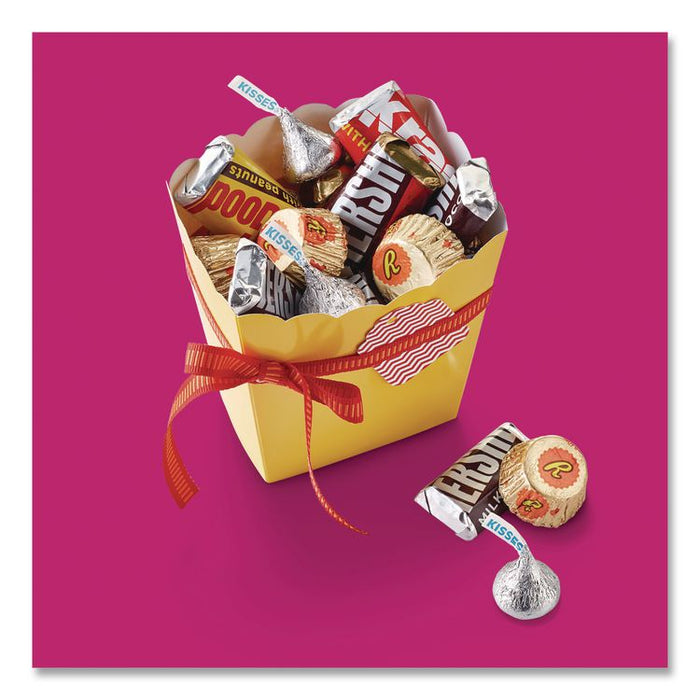 Hershey's and Reese's Miniatures Assorted Chocolate Candy Party Pack, 32.9 oz Bag